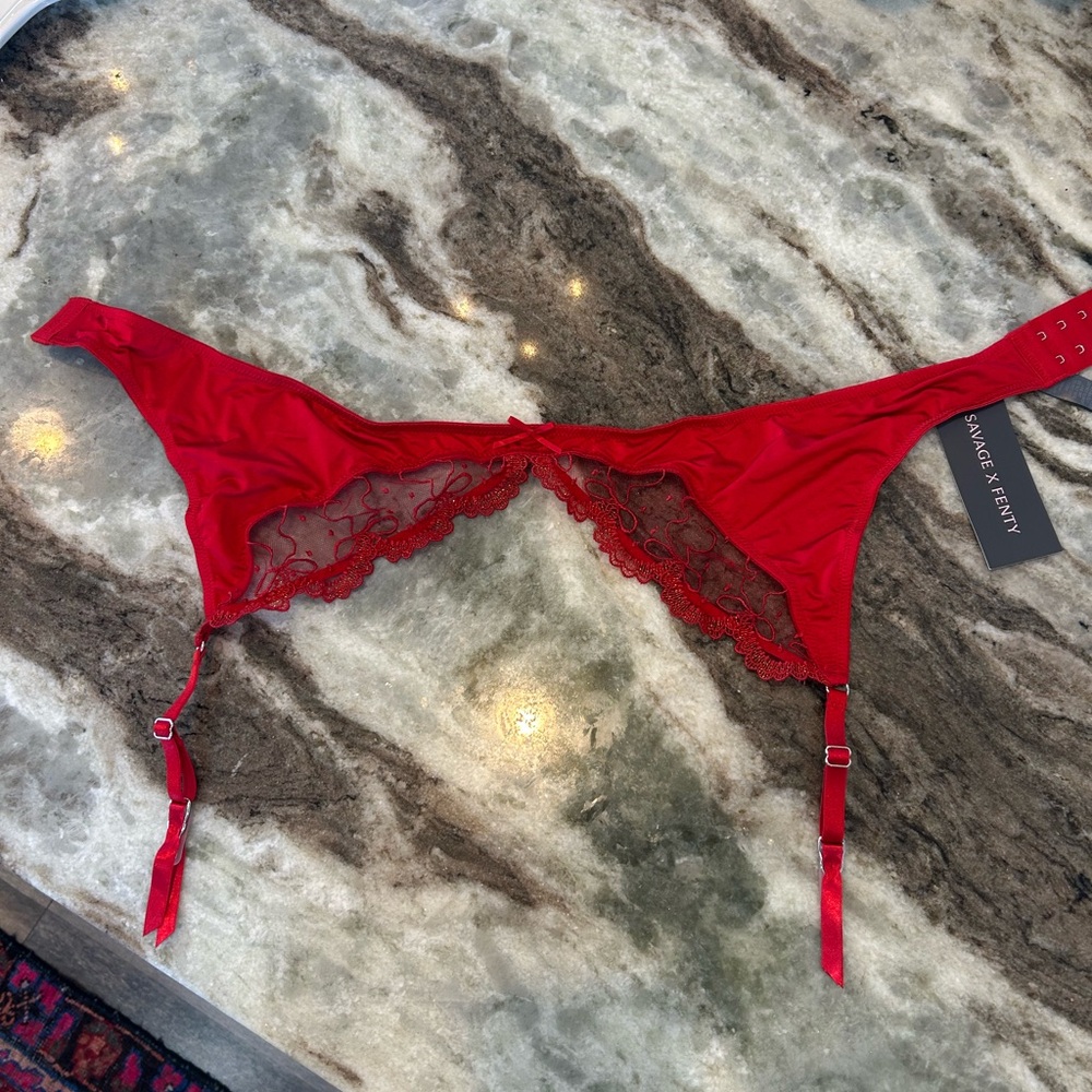Savage X Fenty BNWT loveline garter